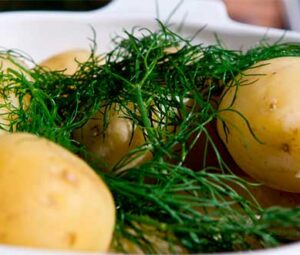 Польза и вред картофеля: можно ли есть зеленым, проросшим и просто сырым