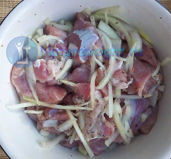 свинина с луком