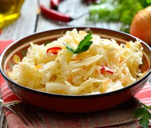 Польза и вред квашеной капусты для организма, можно ли на ней похудеть